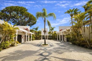 Seventies | Piscina Privada | 16 Pax | Quarteira